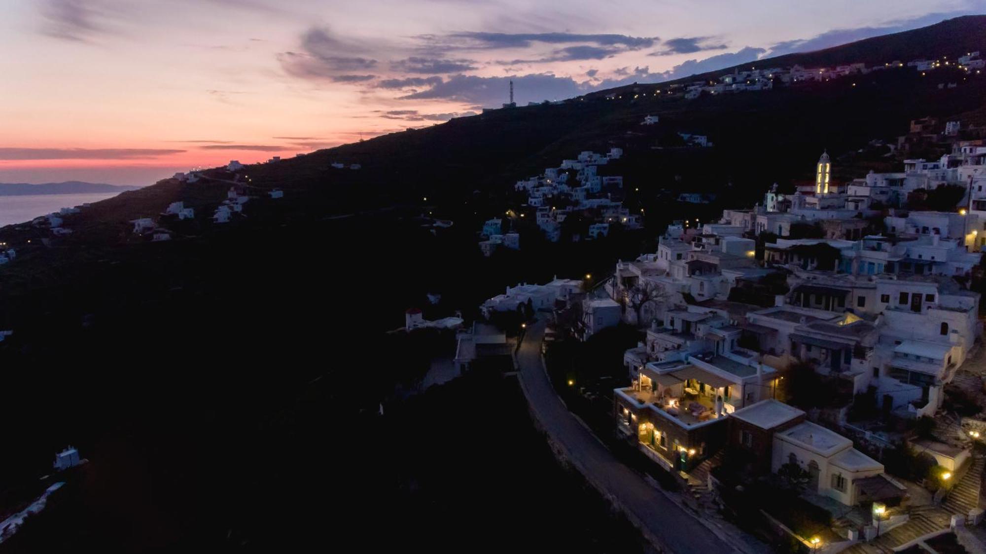 Tinos Grand 6br 15ppl Infinite Views *